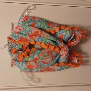 Lilly infinity scarf with trimmed edge